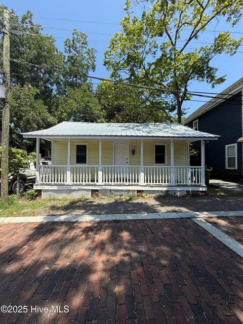 Single Family Residence in Wilmington NC 113 St James Street.jpg