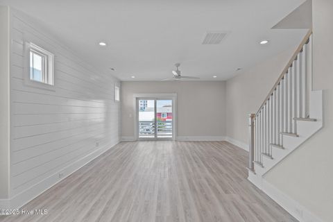 Townhouse in Carolina Beach NC 906 Second Street #1 16.jpg
