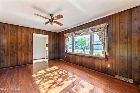 Single Family Residence in Carolina Beach NC 106 S Seventh Street 7.jpg