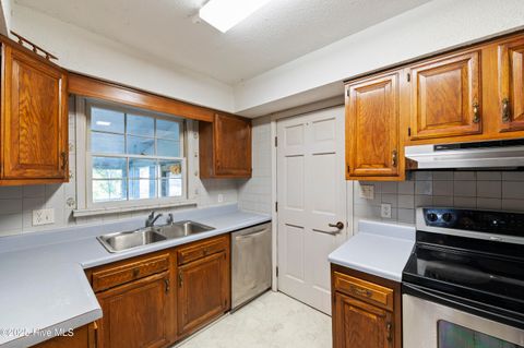 Single Family Residence in Carolina Beach NC 106 S Seventh Street 12.jpg