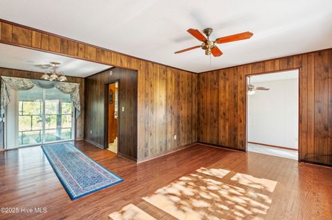 Single Family Residence in Carolina Beach NC 106 S Seventh Street 4.jpg