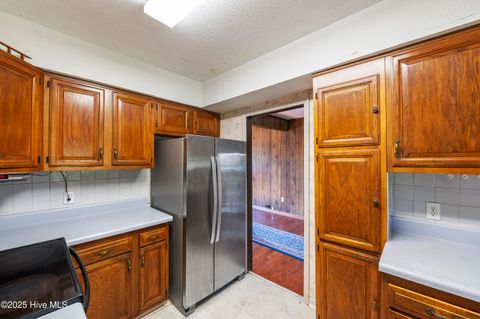 Single Family Residence in Carolina Beach NC 106 S Seventh Street 14.jpg