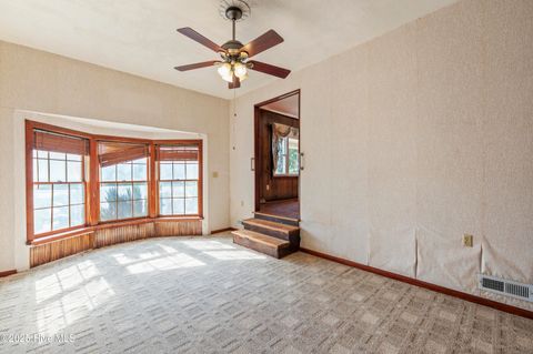 Single Family Residence in Carolina Beach NC 106 S Seventh Street 11.jpg