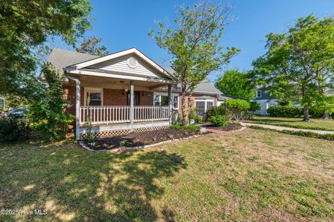 Single Family Residence in Carolina Beach NC 106 S Seventh Street 2.jpg