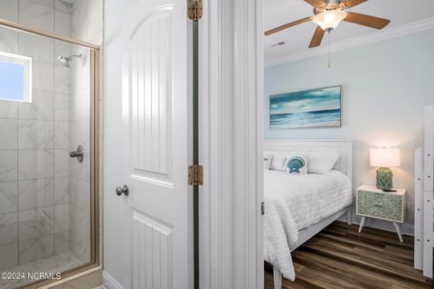 Single Family Residence in Holden Beach NC 286 Ocean Boulevard 16.jpg