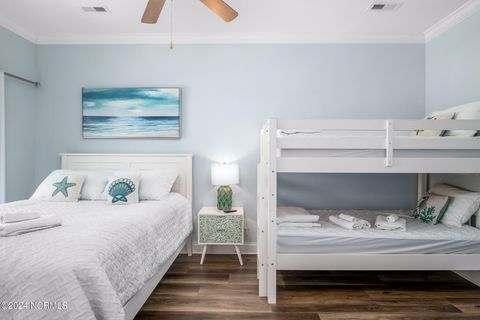 Single Family Residence in Holden Beach NC 286 Ocean Boulevard 13.jpg