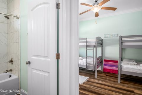 Single Family Residence in Holden Beach NC 286 Ocean Boulevard 33.jpg