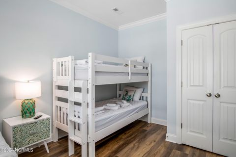 Single Family Residence in Holden Beach NC 286 Ocean Boulevard 14.jpg