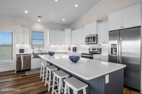Single Family Residence in Holden Beach NC 286 Ocean Boulevard 7.jpg