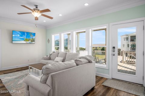 Single Family Residence in Holden Beach NC 286 Ocean Boulevard 27.jpg