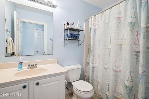 Single Family Residence in Carolina Beach NC 706 S Third Street 14.jpg