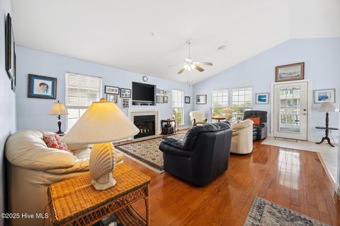 Single Family Residence in Carolina Beach NC 706 S Third Street 7.jpg