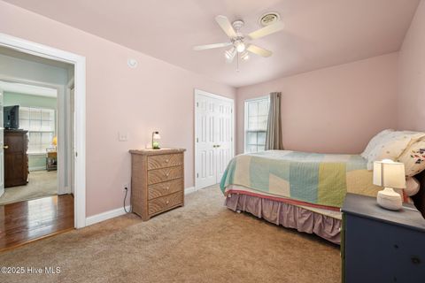 Single Family Residence in Carolina Beach NC 706 S Third Street 16.jpg