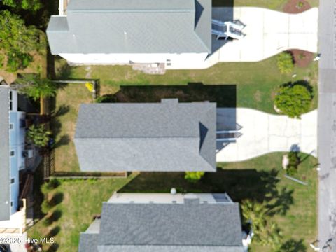 Single Family Residence in Carolina Beach NC 706 S Third Street 21.jpg