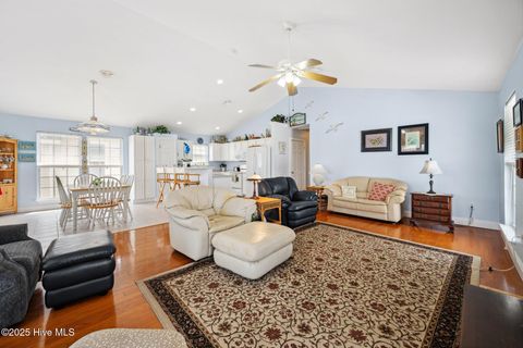 Single Family Residence in Carolina Beach NC 706 S Third Street 6.jpg