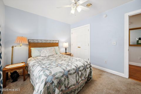 Single Family Residence in Carolina Beach NC 706 S Third Street 13.jpg