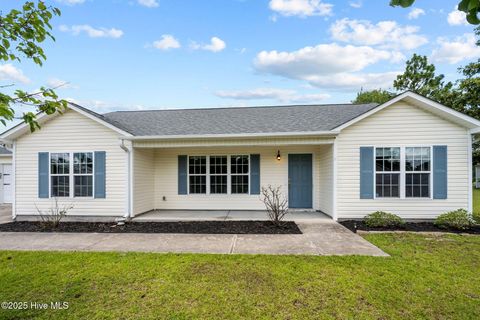 Single Family Residence in Richlands NC 525 Cherry Blossom Lane.jpg