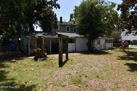Single Family Residence in Carolina Beach NC 404 N Third Street 4.jpg
