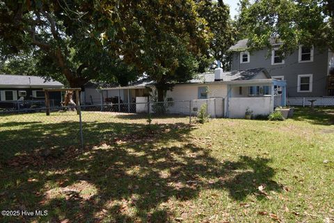 Single Family Residence in Carolina Beach NC 404 N Third Street 5.jpg