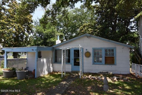 Single Family Residence in Carolina Beach NC 404 N Third Street.jpg