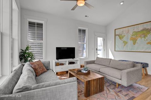 Single Family Residence in Carolina Beach NC 1418 Snapper Lane 21.jpg