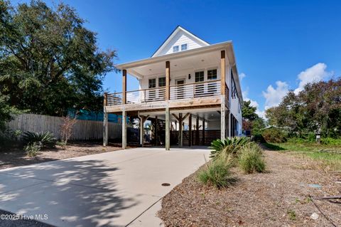 Single Family Residence in Carolina Beach NC 1418 Snapper Lane 5.jpg