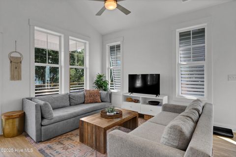 Single Family Residence in Carolina Beach NC 1418 Snapper Lane 20.jpg