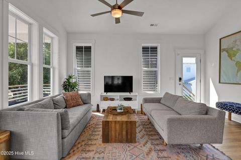 Single Family Residence in Carolina Beach NC 1418 Snapper Lane 19.jpg