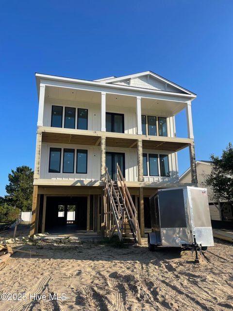 Single Family Residence in Holden Beach NC 301 Brunswick Avenue.jpg