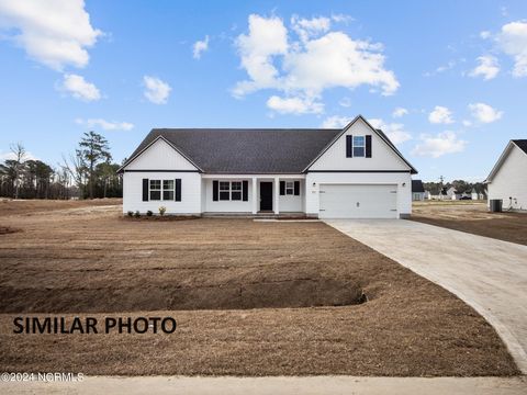 Single Family Residence in Hubert NC 407 Windermere Road.jpg