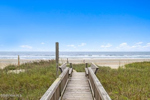 Single Family Residence in Holden Beach NC 1239 Ocean Boulevard 4.jpg