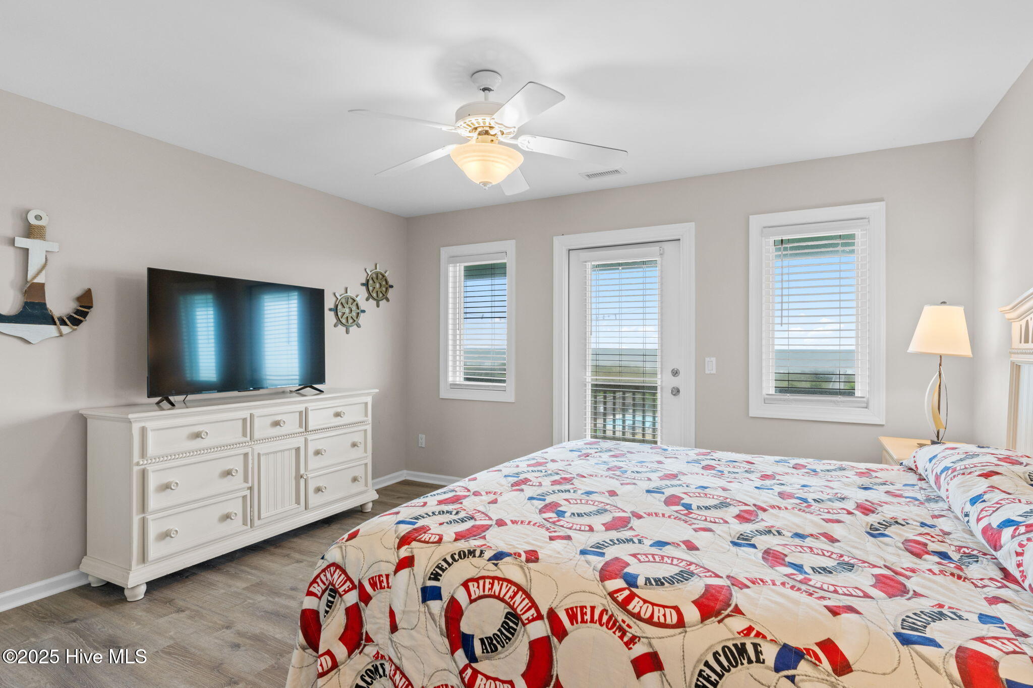 Single Family Residence in Holden Beach NC 1239 Ocean Boulevard 44.jpg