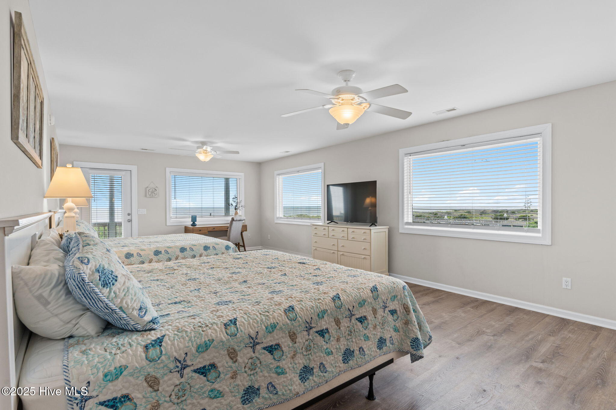 Single Family Residence in Holden Beach NC 1239 Ocean Boulevard 29.jpg