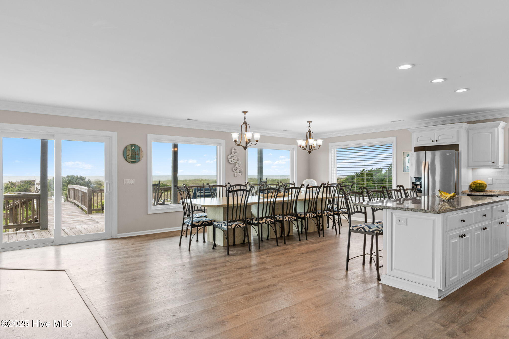 Single Family Residence in Holden Beach NC 1239 Ocean Boulevard 13.jpg