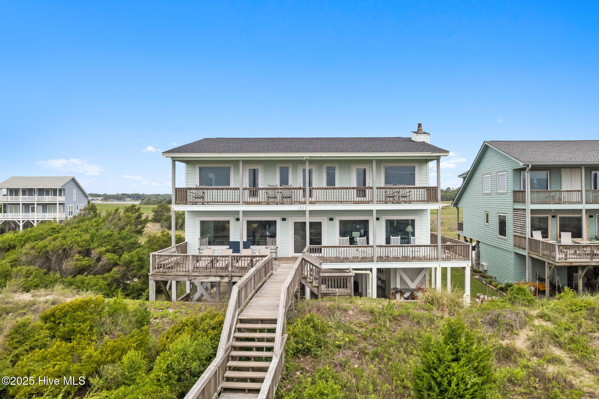 Single Family Residence in Holden Beach NC 1239 Ocean Boulevard 6.jpg