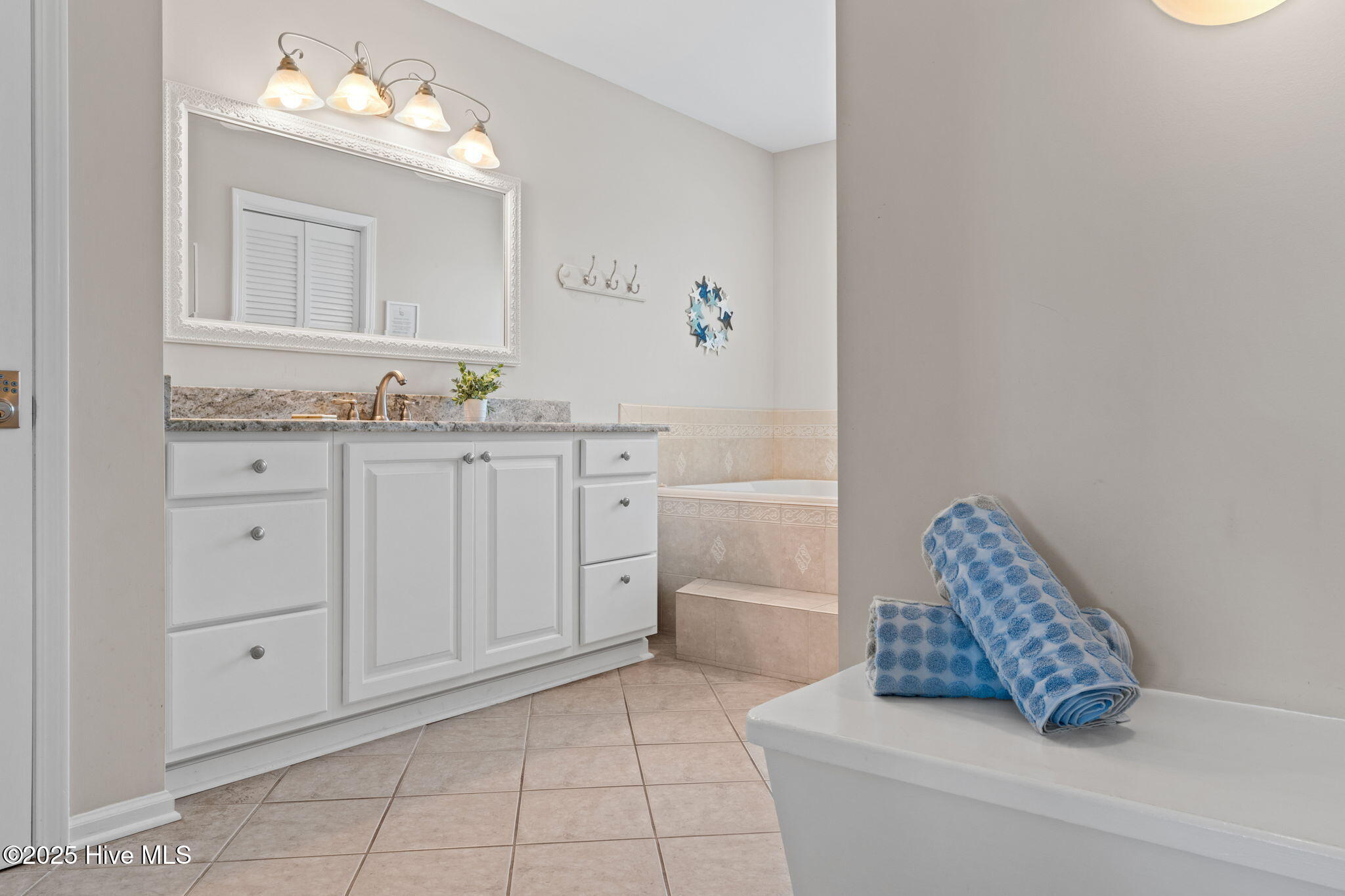 Single Family Residence in Holden Beach NC 1239 Ocean Boulevard 32.jpg