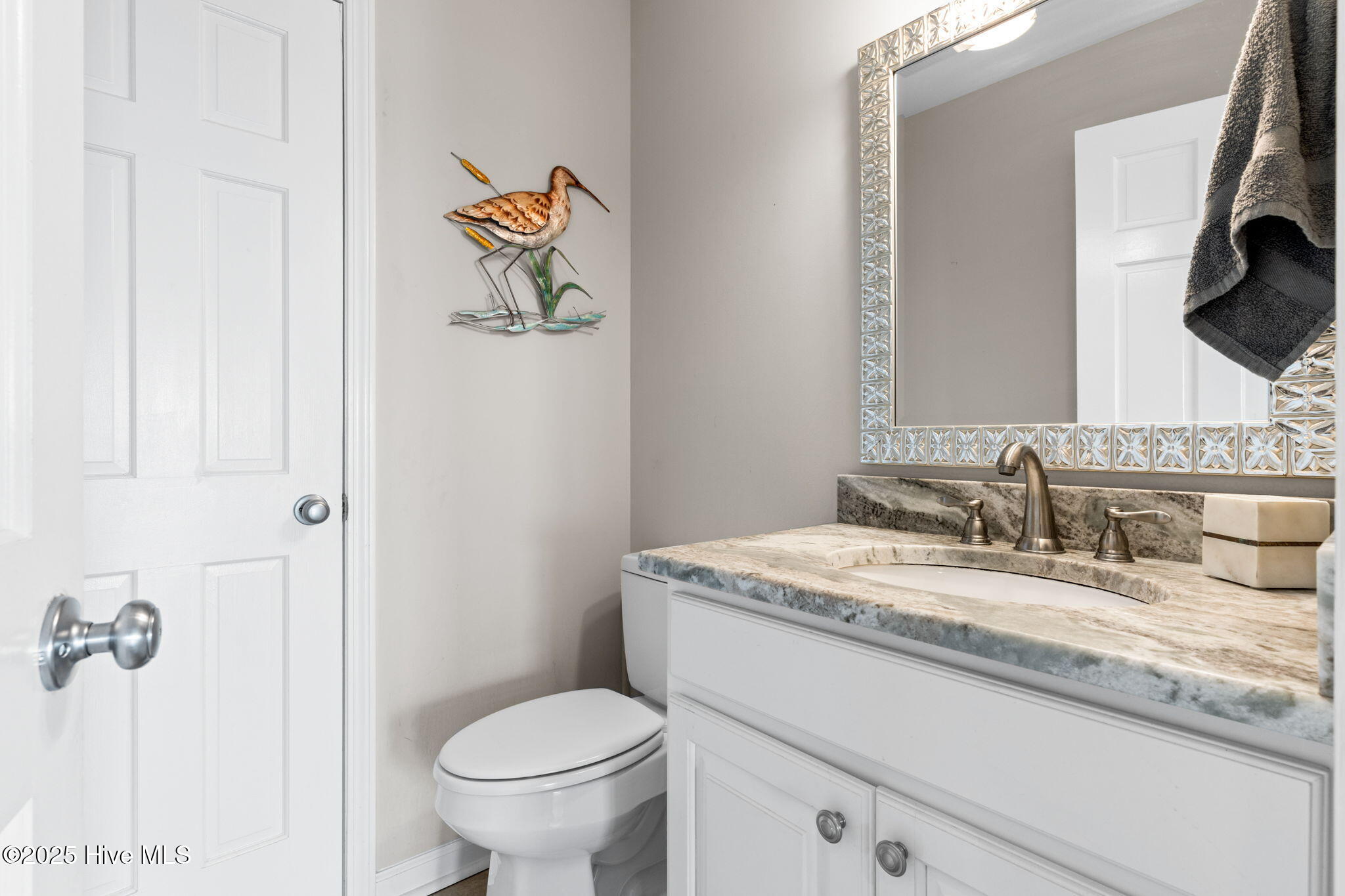 Single Family Residence in Holden Beach NC 1239 Ocean Boulevard 27.jpg