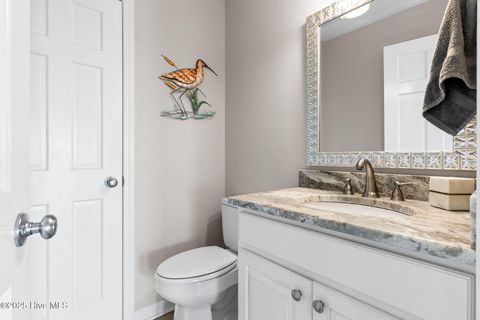 Single Family Residence in Holden Beach NC 1239 Ocean Boulevard 27.jpg