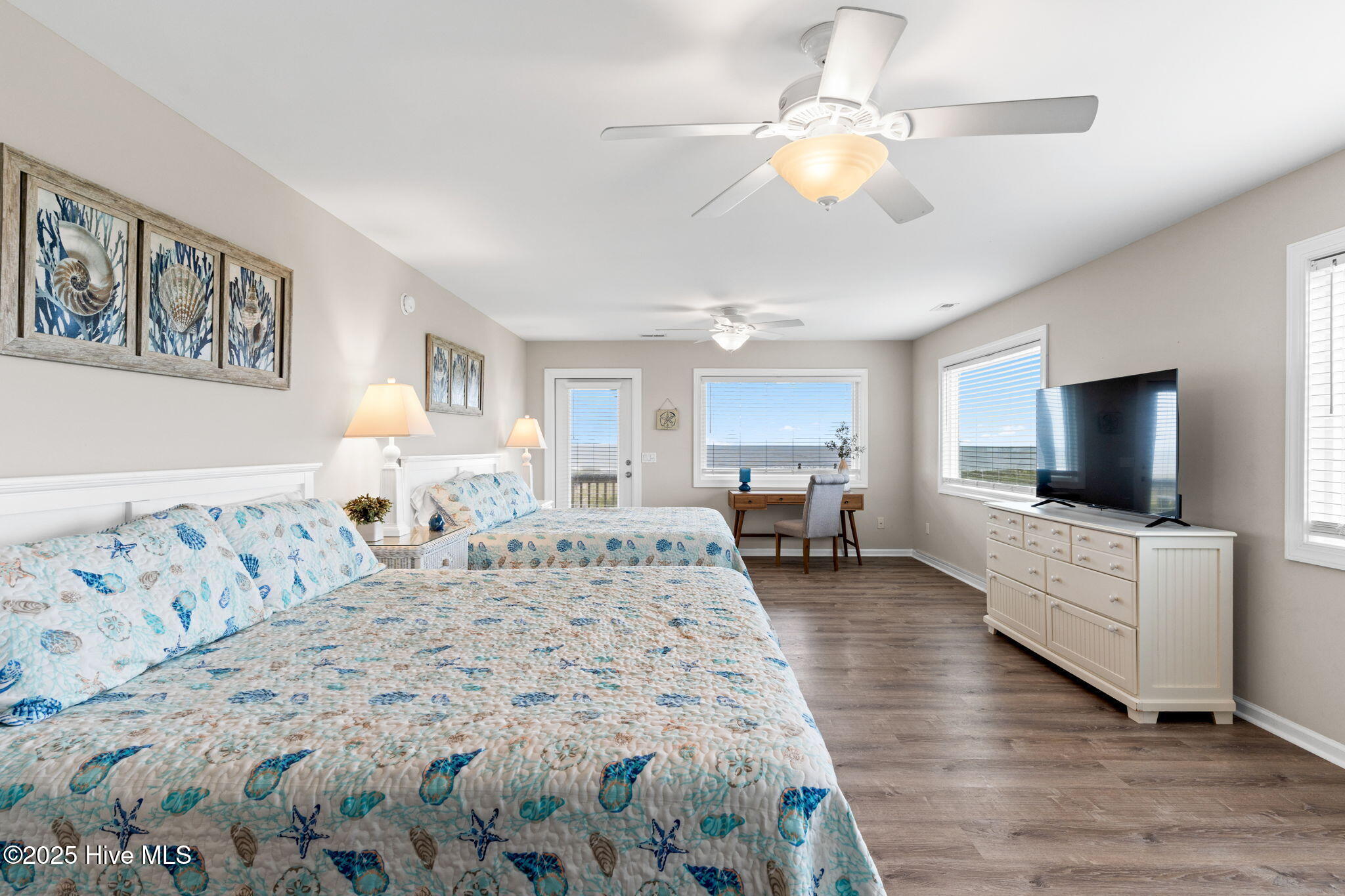 Single Family Residence in Holden Beach NC 1239 Ocean Boulevard 28.jpg