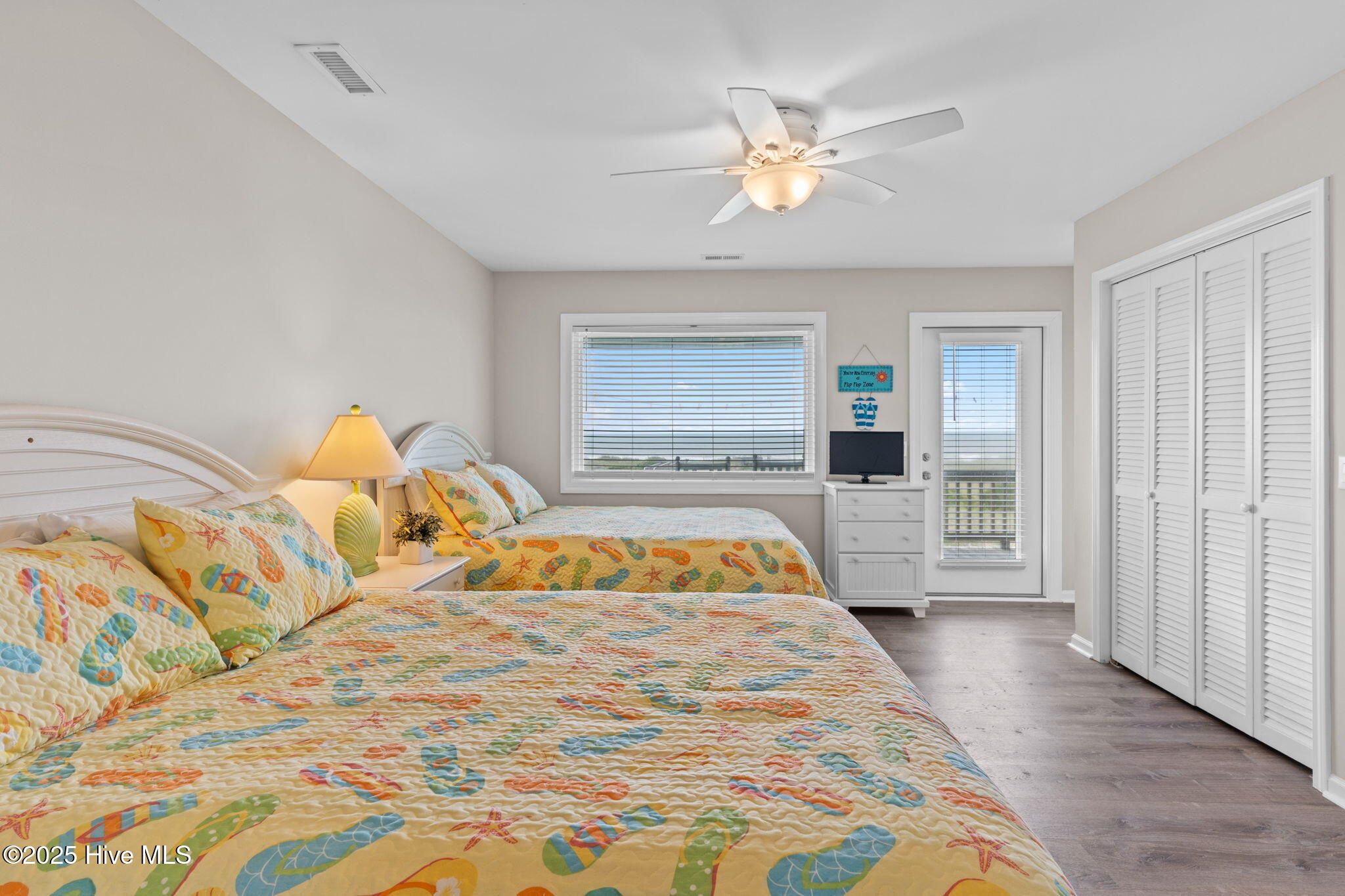 Single Family Residence in Holden Beach NC 1239 Ocean Boulevard 36.jpg
