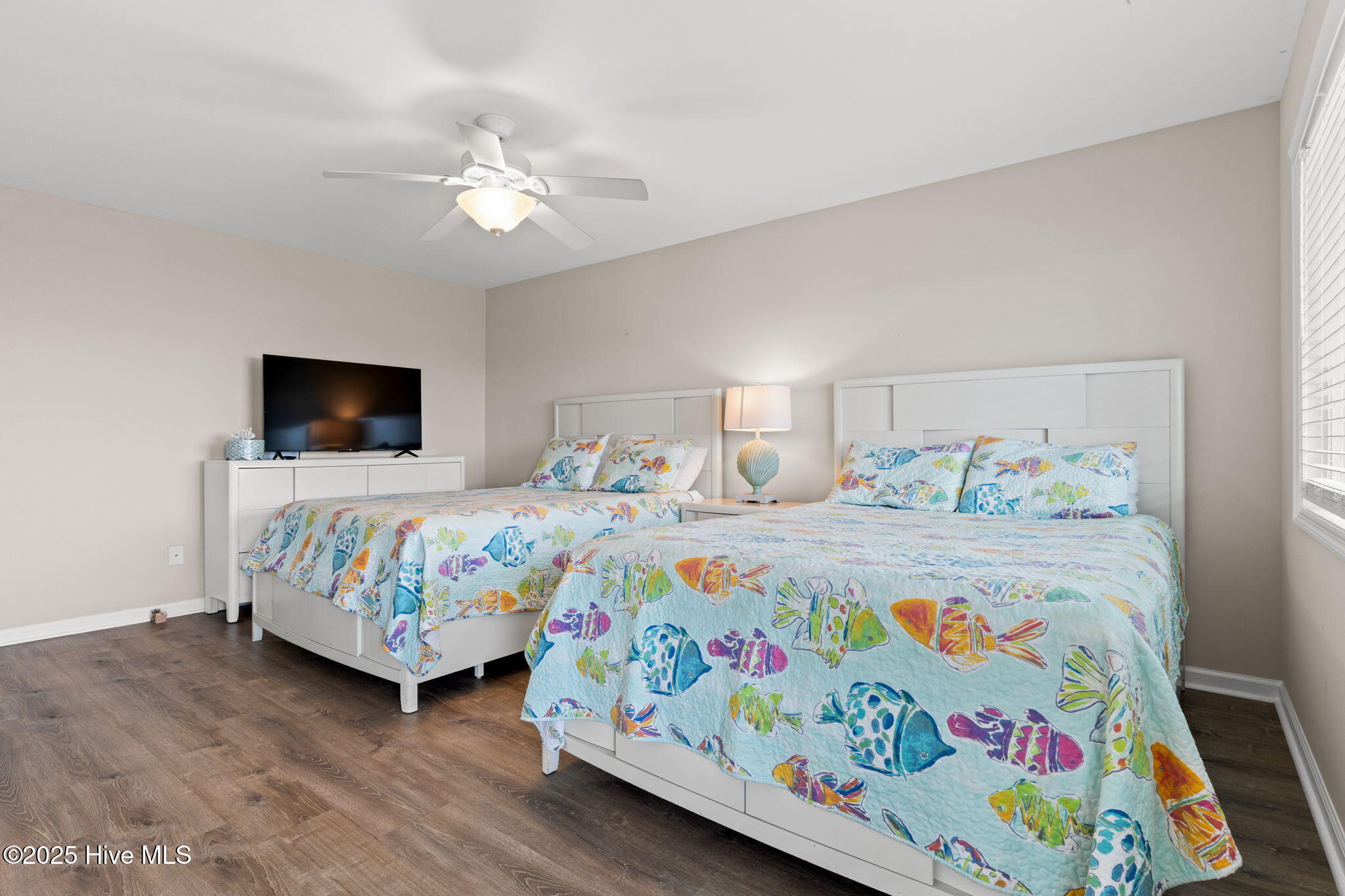 Single Family Residence in Holden Beach NC 1239 Ocean Boulevard 19.jpg