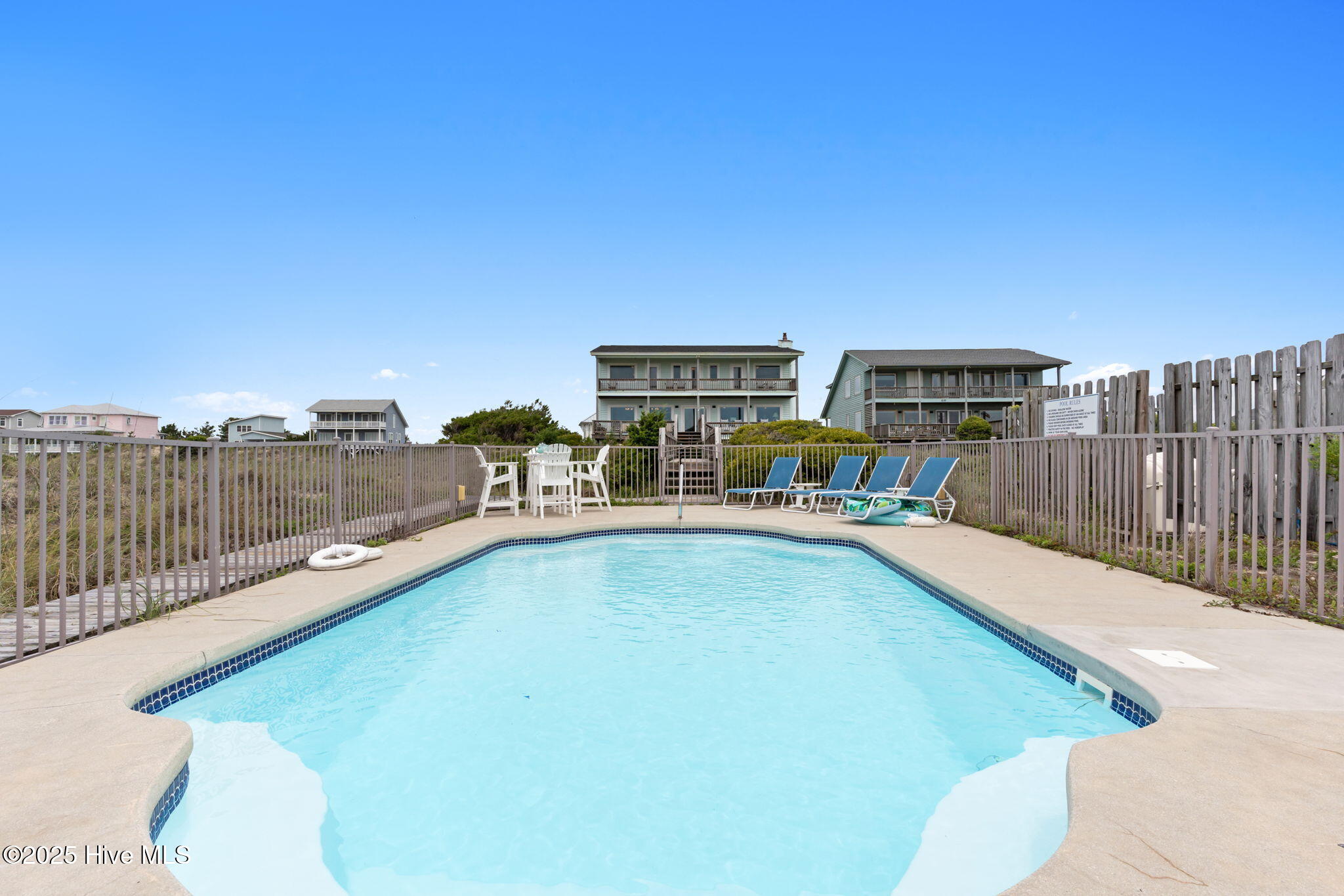 Single Family Residence in Holden Beach NC 1239 Ocean Boulevard 3.jpg