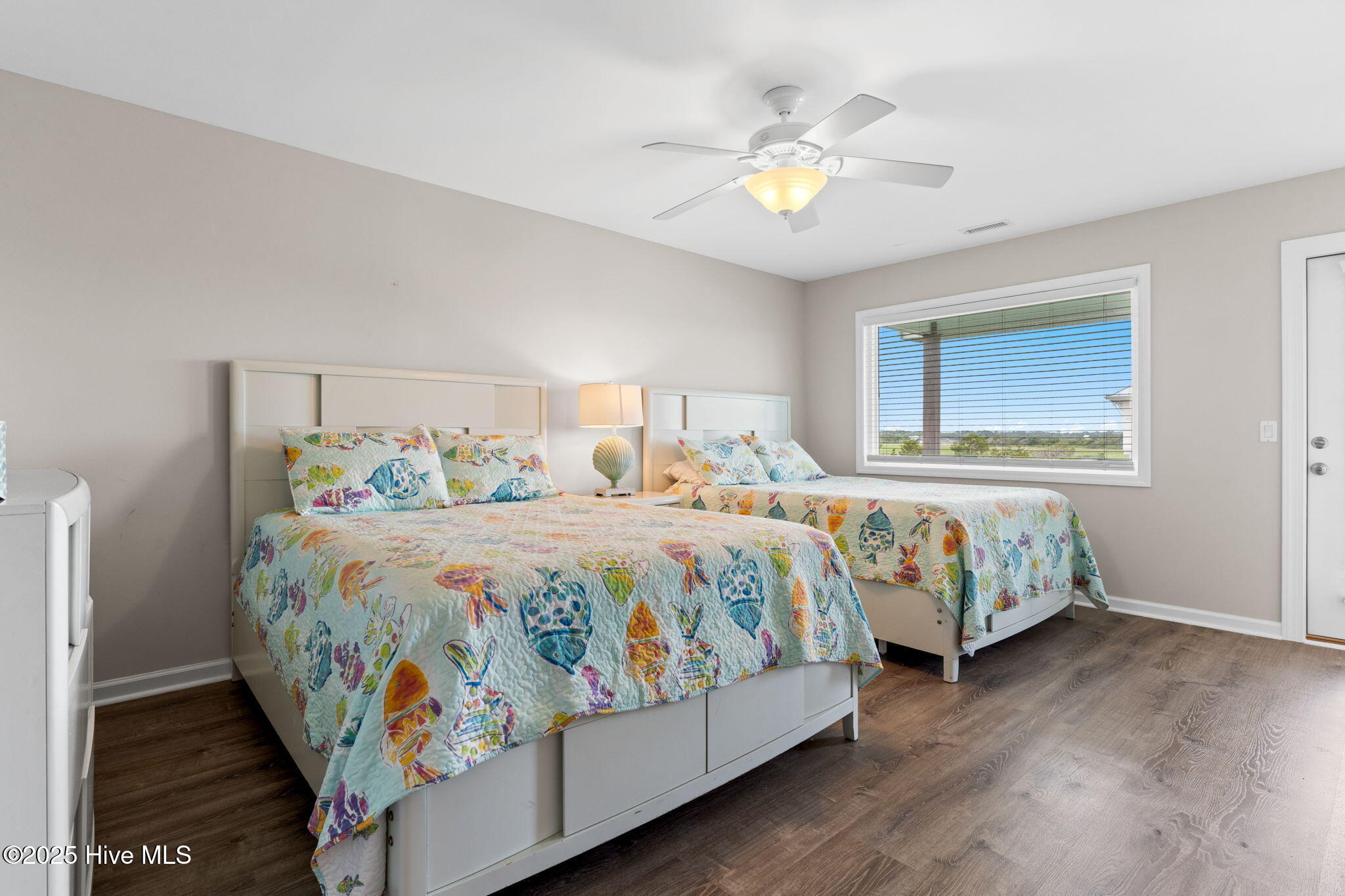 Single Family Residence in Holden Beach NC 1239 Ocean Boulevard 20.jpg