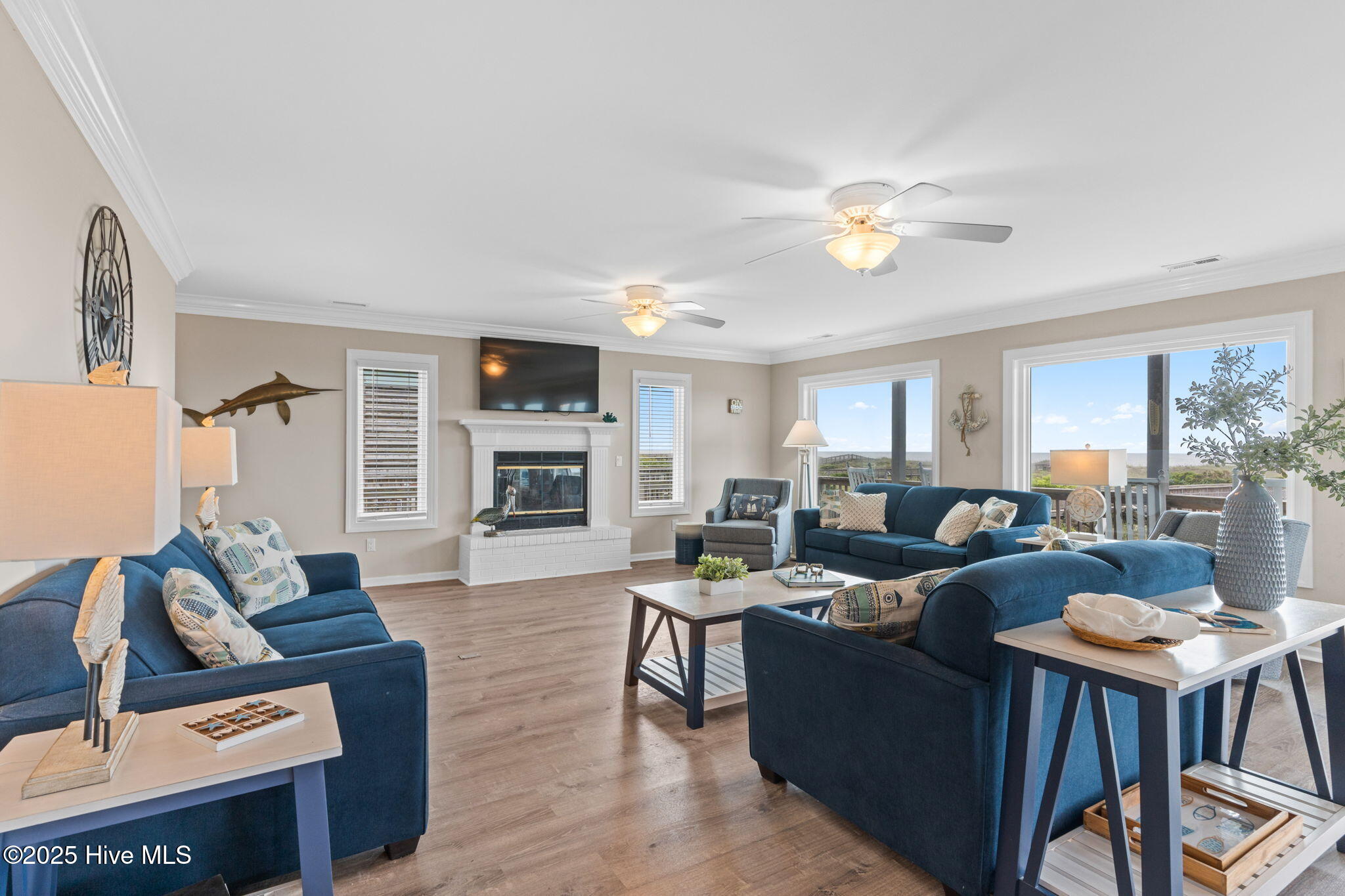 Single Family Residence in Holden Beach NC 1239 Ocean Boulevard 12.jpg