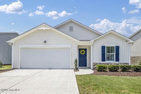 Single Family Residence in Leland NC 3071 Day Dream Lane.jpg