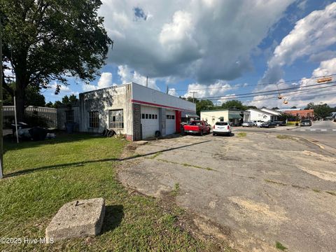  in Jackson NC 200 W Jefferson Street.jpg