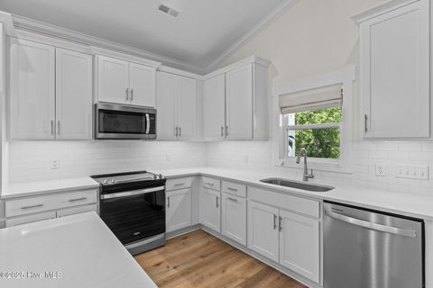 Single Family Residence in Carolina Beach NC 921 Whitecaps Lane 18.jpg