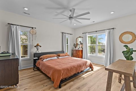Single Family Residence in Carolina Beach NC 921 Whitecaps Lane 3.jpg