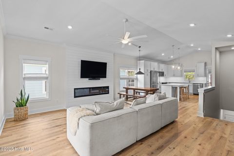Single Family Residence in Carolina Beach NC 921 Whitecaps Lane 2.jpg