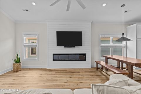 Single Family Residence in Carolina Beach NC 921 Whitecaps Lane 11.jpg